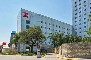 ibis Monterrey Valle